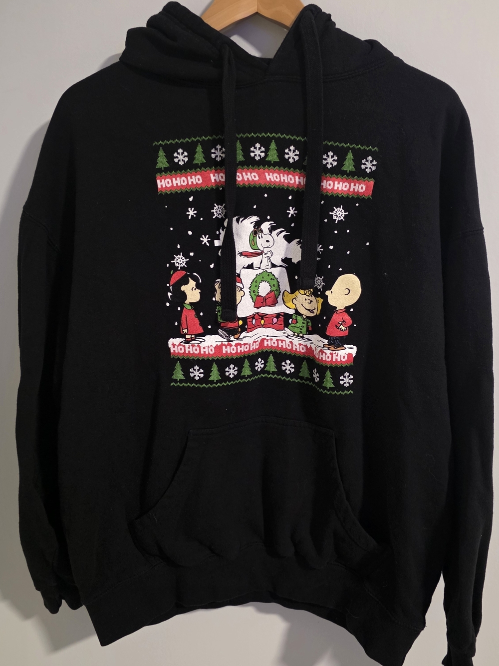 Peanuts Christmas Hoodie Snoopy Charlie Brown Holiday Sweatshirt Black L